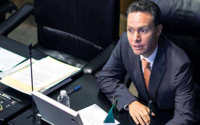 CHAPULÍN. Manuel Velasco termina este sábado su gestión como gobernador y volverá al Senado. Foto: CUARTOSCURO