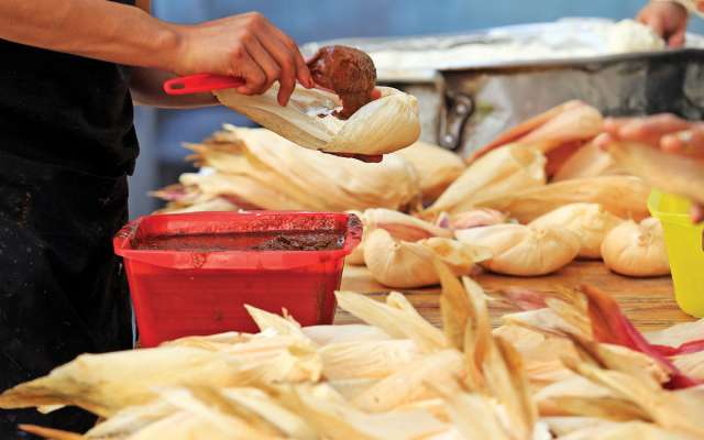 Se calcula que en México hay hasta 500 tipos de tamal, característicos por región. Foto: Cuartoscuro