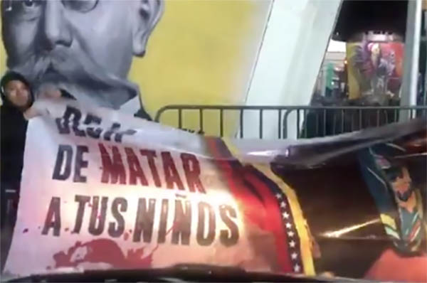 Los manifestantes no obstaculizan el tránsito vehicular de la avenida Congreso de la Unión, su protesta es pacífica.