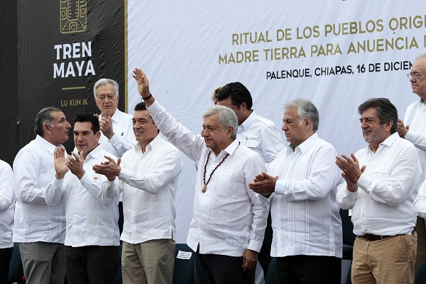 El presidente Andrés Manuel López Obrador expresó durante el ritual de los pueblos originarios a la Madre Tierra para anuencia de la construcción del Tren Maya, que el proyecto es un acto de justicia para el sur-sureste de México. FOTO: NOTIMEX
