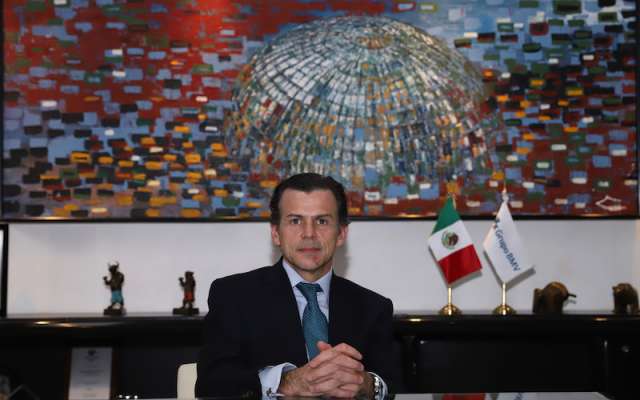 EL DIRECTOR DE LA BMV
DESTACÓ LOS PRODUCTOS FINANCIEROS QUE PUEDEN AYUDAR AL GOBIERNO. Foto: Víctor Gahbler / El Heraldo de México