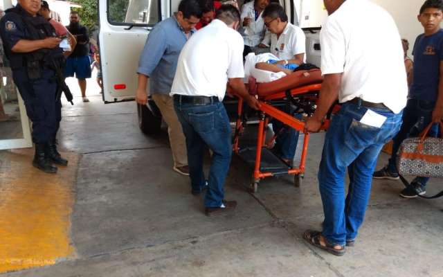 La menor presenta una herida de bala a un costado de la cintura del lado derecho