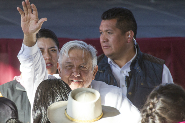 AMLO pide a pobladores no dedicarse al huachicoleo