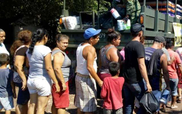 en diciembre pasado, cuatro mil 400 familias de ocho municipios del norte de Nayarit, recibieron un vale por un monto de 15 mil pesos, del programa Enseres Domésticos