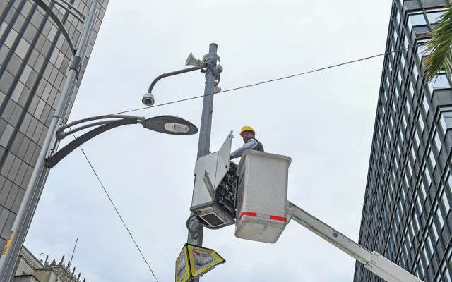 Se instalarán 11 mil 100 cámaras nuevas en postes; 200 de ellas serán 4K. Foto: Leslie Pérez / El Heraldo de México.