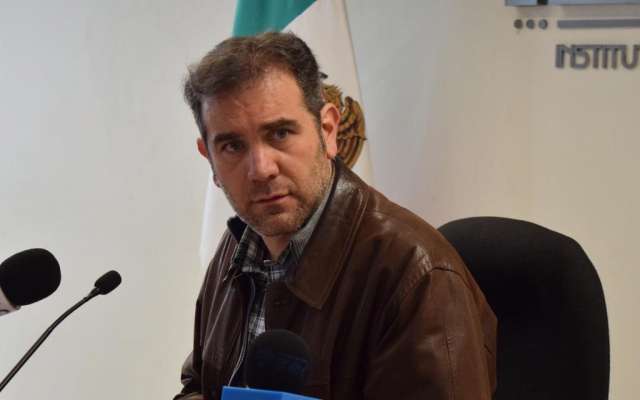 La prioridad es garantizar el servicio que se da a los ciudadanos y el INE cumplirá a la sociedad con la emisión puntual de la credencial para votar con fotografía. Foto: Cuartoscuro
