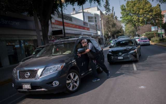 La mandataria capitalina advirtió que se aplicarán sanciones como multas y prisión preventiva por reventa de gasolina