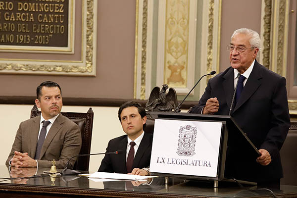 Este lunes, el Congreso de Puebla designo a Guillermo Pacheco Pulido como gobernador interino del estado. FOTO: CUARTOSCURO