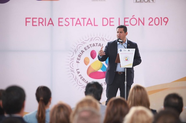 El Gobernador hizo una invitación a la gente para que este fin de semana salga de sus hogares para venir a la feria o acudir a los diferentes comercios, para que se reactive la economía local. Foto: Especial