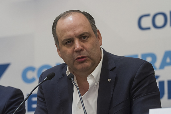 Gustavo_De_Hoyos