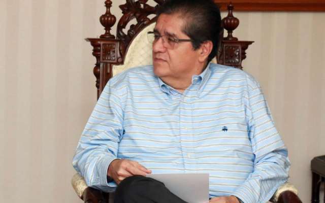 El rector colimense agregó que en congruencia con su filosofía de una educación con responsabilidad social, también tomó la decisión de reforzar el plan de austeridad