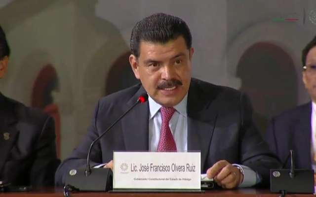 Según la denuncia del ministerio público, que, dijo, se sustenta en hallazgos de trabajadores del actual gobierno durante el proceso de entrega-recepción que se llevó a cabo en 2016
