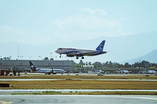 NEGOCIO. Las firmas que tenían obras en el NAIM ahora van por la rehabilitación del aeropuerto FOTO: ADOLFO VLADIMIR /CUARTOSCURO.COM