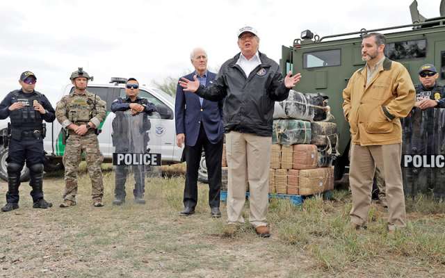 El mandatario Trump se trasladó a la frontera sur de EU para ejercer presión al Congreso.