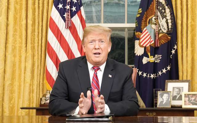 En esta foto del 8 de enero del 2019, el presidente Donald Trump habla en la Casa Blanca sobre seguridad fronteriza. (Carlos Barria/Pool Foto vía AP)