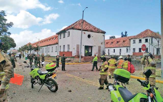 ATAQUE. Ocurrió en la Escuela de Oficiales General Francisco de Paula Santander. Foto: AP