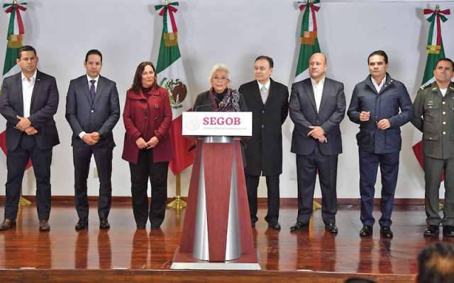 La titular de Gobernación encabezó el encuentro con los gobernadores de seis entidades, en las oficinas centrales de la dependencia. Foto: Pablo Salazar / El Heraldo de México