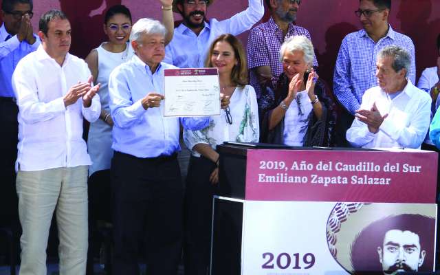 El presidente Andrés Manuel López Obrador estuvo en Ayala, Morelos,
donde Zapata promulgó el plan, cuyos ideales eran “Tierra y Libertad”. FOTO: NOTIMEX