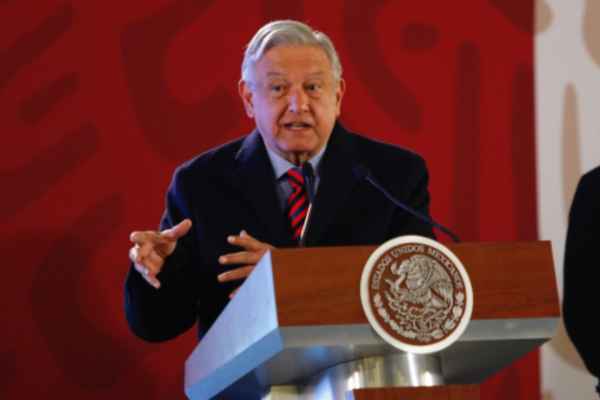 AMLO indicó que visitará comunidades que tuvieron que mantenerse del huachicol. Foto: Nayeli Cruz
