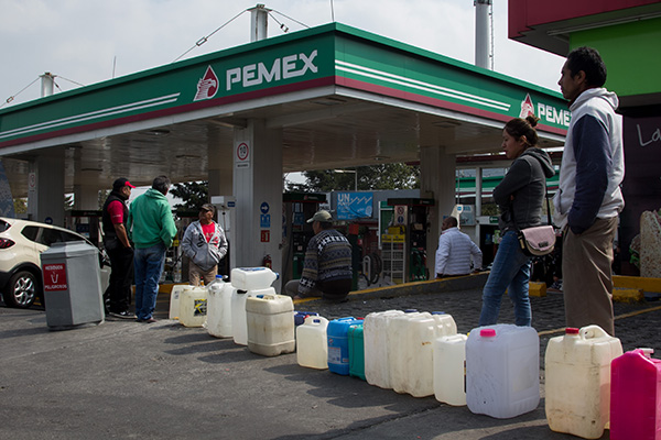 La Secretaría de Seguridad Pública local exhortó a la población a evitar almacenar combustible en casa debido a los accidentes que pudieran ocasionar sobre todo con los niños y adultos mayores. FOTO: CUARTOSCURO