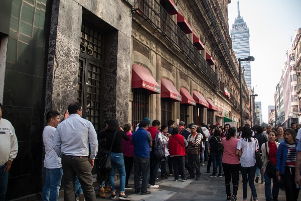 Las instituciones bancarias informan que el servicio de aprovisionamiento de efectivo funciona de manera normal. Foto: Cuartoscuro