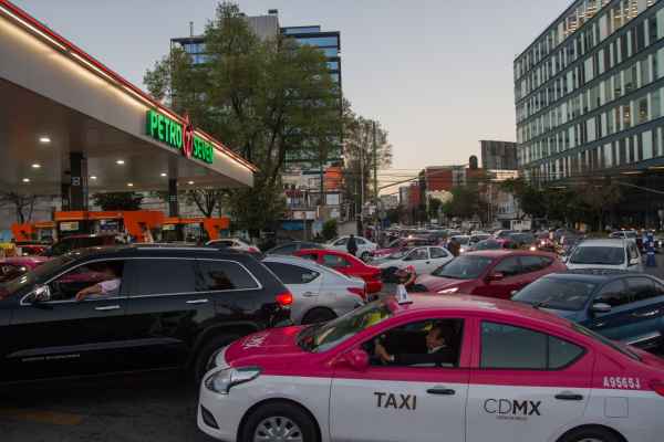 El Gobierno solicitó el apoyo de la gente para denunciar el huachicoleo. Foto: Cuartoscuro