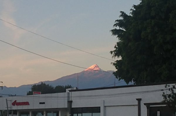 La Unidad Estatal de Protección Civil y Bomberos de Jalisco (UEPCBJ) informó que anoche fue localizado una persona que estaba reportada como extraviada en el Nevado de Colima.