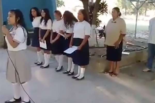 El video ha sido compartido a través de Twitter y Facebook y ha generado controversia debido a la politización del discurso que dio la menor; sin embargo, algunos celebraron el mensaje.