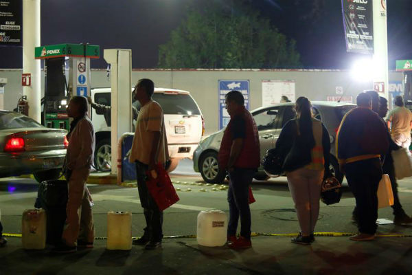 La crisis ha causado un déficit de 93.000 barriles diarios de gasolinas aunque el robo se ha reducido drásticamente
