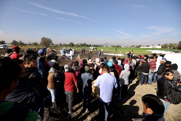 En el IMSS permanecen 14 personas afectadas por la explosión en una fuga ilegal de combustible en Hidalgo. Foto: Víctor Gahbler / El Heraldo de México.