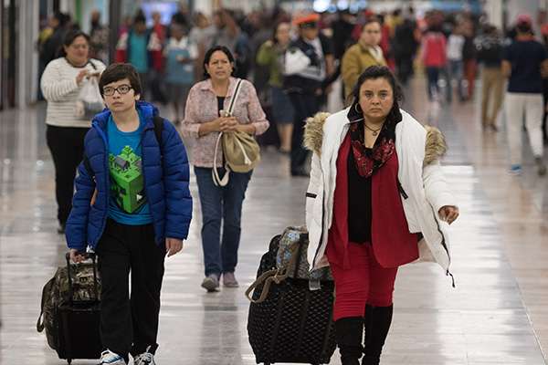 Con ello, la aerolínea transportó a un total de 1 millón 135 mil 335 pasajeros en vuelos nacionales e internacionales, logrando un crecimiento del 5.2 por ciento en la cantidad de viajeros movilizados. FOTO: CUARTOSCURO