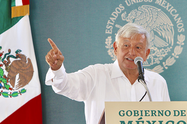 El gobernador de Durango, José Rosas Aispuro, reconoció que el abandono y la marginación orilló a la población a dedicarse al cultivo de drogas. FOTO: MANUEL DURÁN