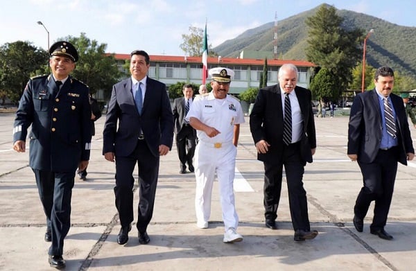 Cabeza de Vaca “reitero a todos los integrantes de esta institución nuestro más amplio reconocimiento. El Ejército Mexicano es símbolo vivo de valor, disciplina, lealtad y entrega por la nación y sus instituciones”. Foto: Especial