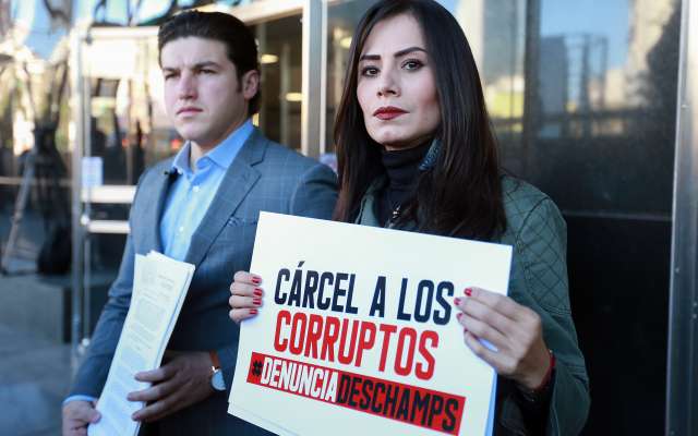 Senadores denuncian a Romero Deschamps
