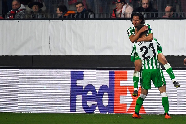 Lainez, quien sustituyó en el minuto 27 a su compañero Junior Firpo, lesionado, consideró que el conjunto bético tuvo una actuación destacada en la segunda parte, en la que logró igualar un 3-1 adverso. Foto: AFP