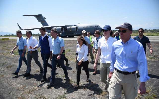 Primer avión de EU con ayuda humanitaria para Venezuela
