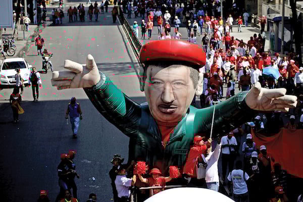Partidarios del fallecido Chávez, utilizaron un inflable durante una marcha, el pasado enero. Foto: Reuters