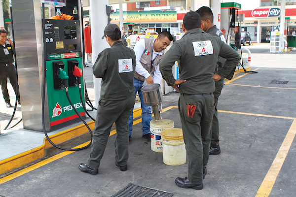 La Procuraduría supervisó más de siete mil gasolineras de todo México. Foto: Cuartoscuro