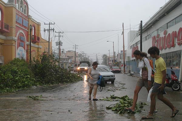 PLAYA_DEL_CARMEN_LLUVIA
