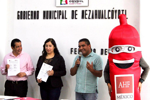 El alcalde, Juan Hugo De la Rosa García señaló que Nezahualcóyotl se convierte así, en el único municipio del Estado de México que formaliza dicho programa