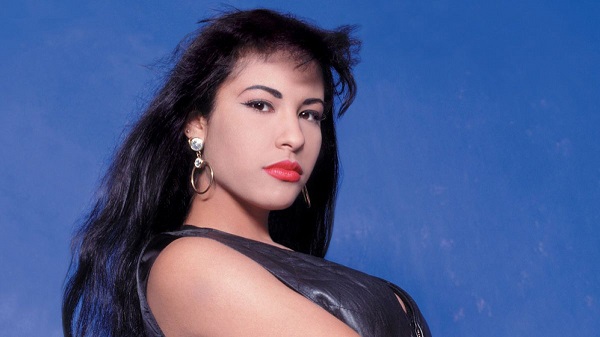 El 31 de marzo de 1995, días antes de cumplir 24 años, la cantante fue asesinada por quien era su fan número uno y confidente, Yolanda Saldívar. Foto: Especial