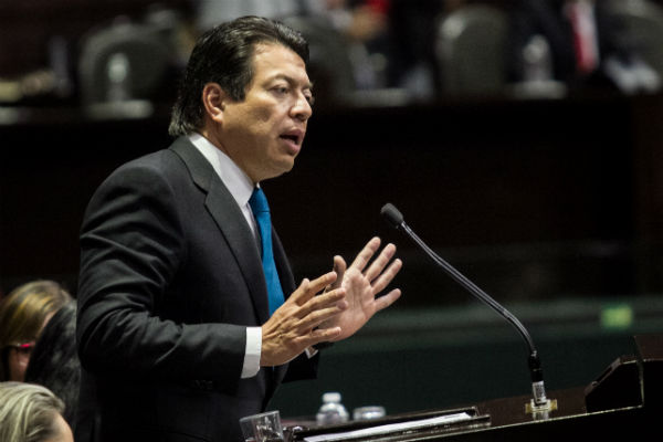Delgado explicó que organismos de derechos humanos han sugerido a los diputados establecer en el artículo 16 constitucional que quienes cometan delitos como los mencionados (y otros incluidos en el llamado catálogo de delitos) deberán ser presentados, siempre, ante un juez