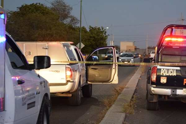 Este sábado, cerca de las 17:00 horas, un comando agredió al locutor y al reportero con armas largas, AK47. Foto: @ramirezvaldez