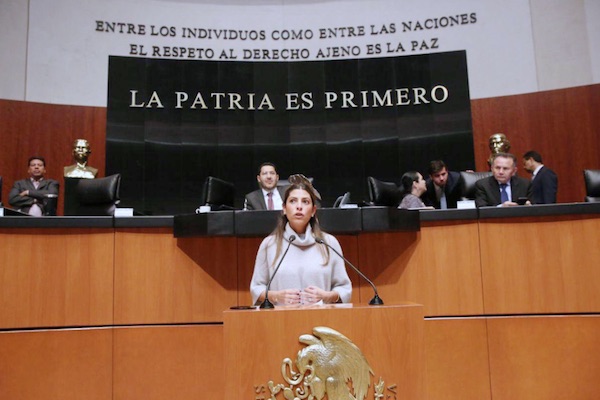 Sylvana Beltrones en el Pleno del Senado de la República. Foto: @sylbeltrones