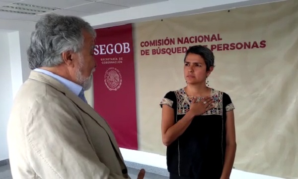 Encinas Rodríguez compartió en su cuenta en Twitter @A_EncinasR un video de 40 segundos de duración con la toma de protesta a la nueva comisionada. Foto: Especial