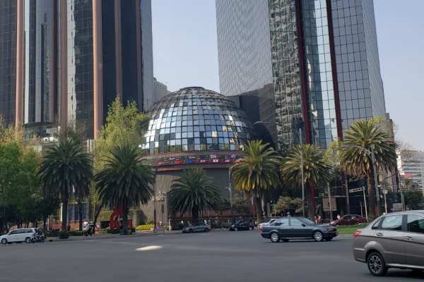 IENova cayó más de 5% en la Bolsa. Foto: Luis Hernández