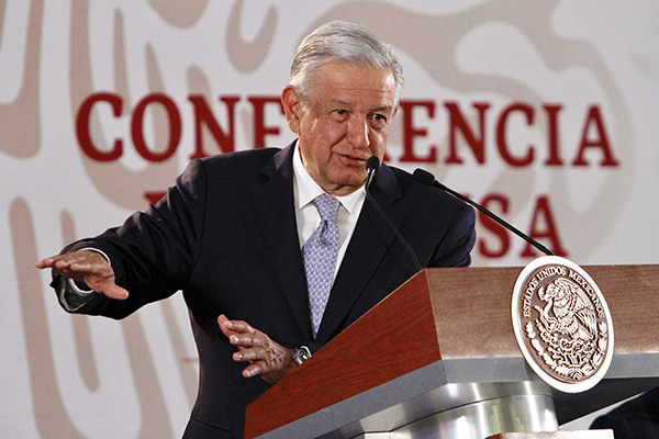 El presidente de México, Andrés Manuel López Obrador, acompañado de la secretaria de Gobernación, Olga Sánchez Cordero participaron en la conferencia matutina de hoy en Palacio Nacional.
FOTO: NOTIMEX