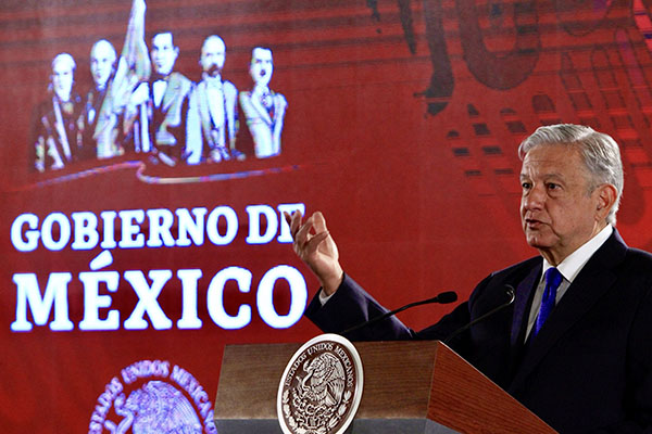 López Obrador dijo que algunas firmas extranjeras incumplieron contratos