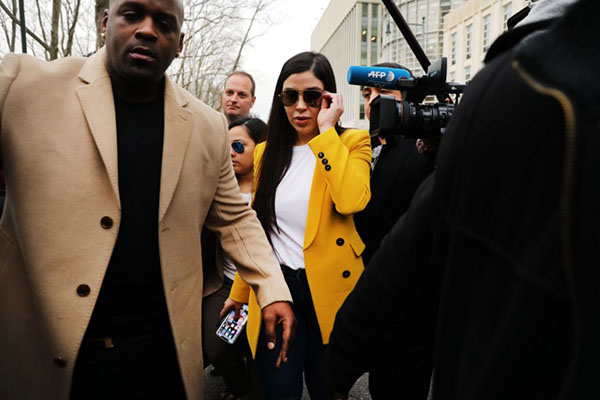 Los retratistas y fotógrafos han retratado su estancia en el juicio y las veces que ha salido y en las cuales ha sido abordada por la prensa. FOTO: AFP