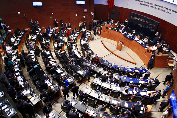 Con la primera lectura, el próximo jueves se podría dar segunda lectura al dictamen y posteriormente se procedería a su discusión y votación ante el Pleno.
FOTO: NOTIMEX